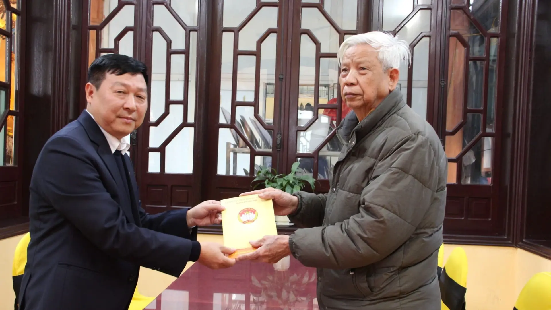 Thăm hỏi gia đình nạn nhân vụ cháy tại phường Hà Đông 